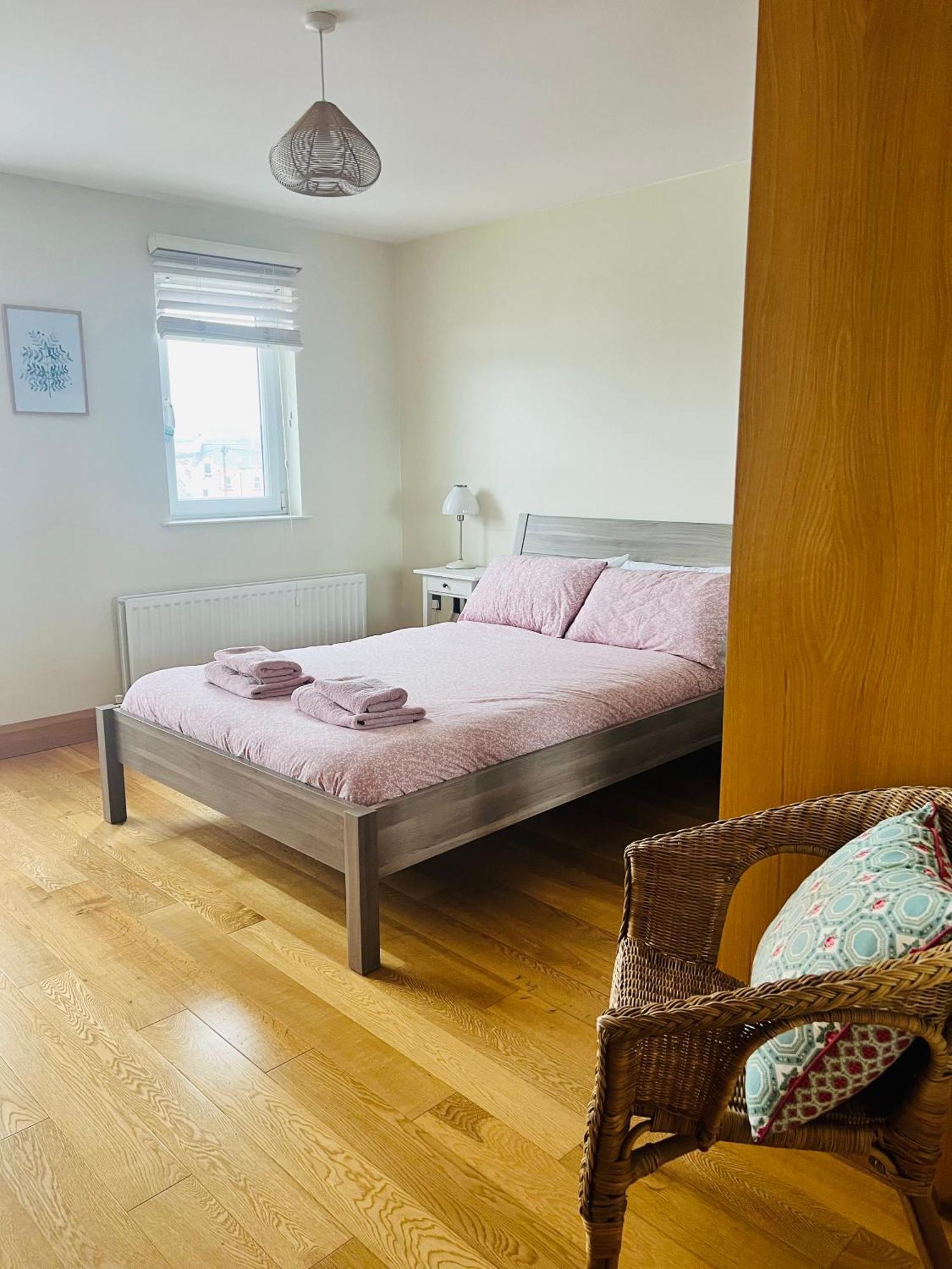 Penthouse Apartment - Town Centre, Sea Views, Secure Parking Portrush Exterior photo